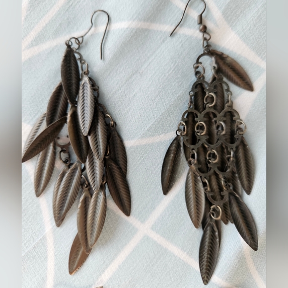 5 Bundle Earrings - Picture 4 of 6